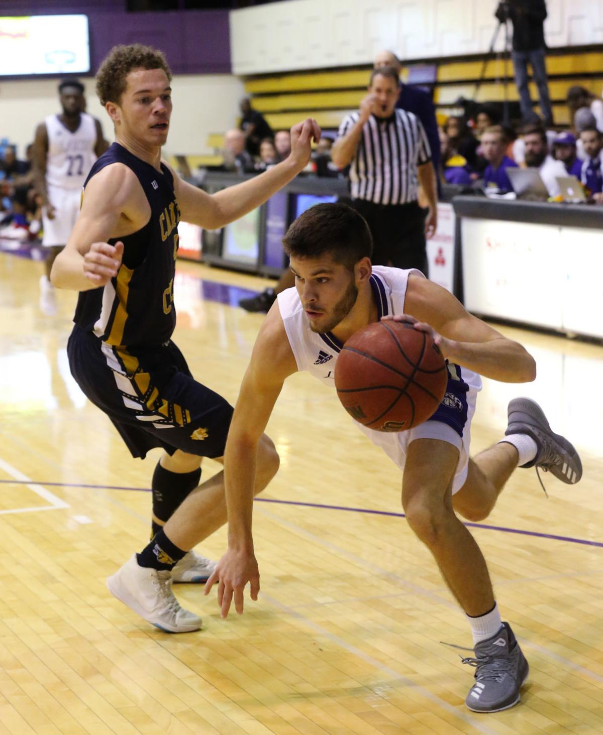 Una 95 Carver 77 Smith Scores 33 As Lions Pound Carver College