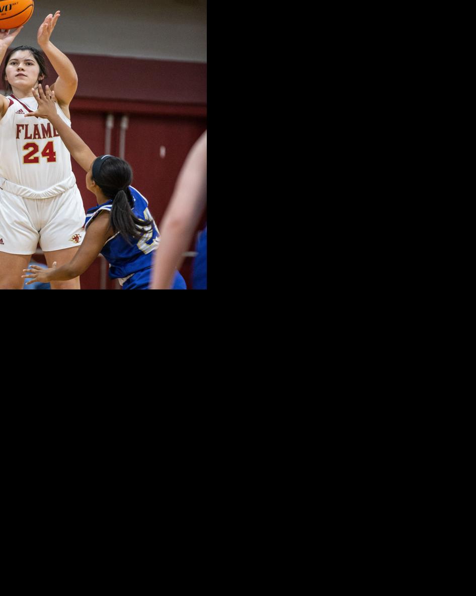 TimesDaily.com - Prep roundup: Vina makes area title game for first time since 1998 image