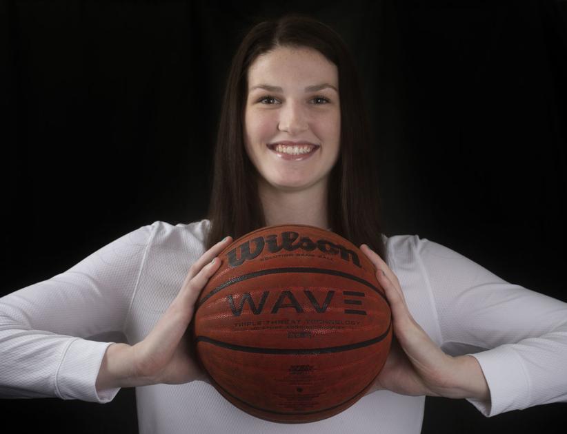 Times Daily - Muscle Shoals basketball standout Sara Puckett commits to Tennessee image