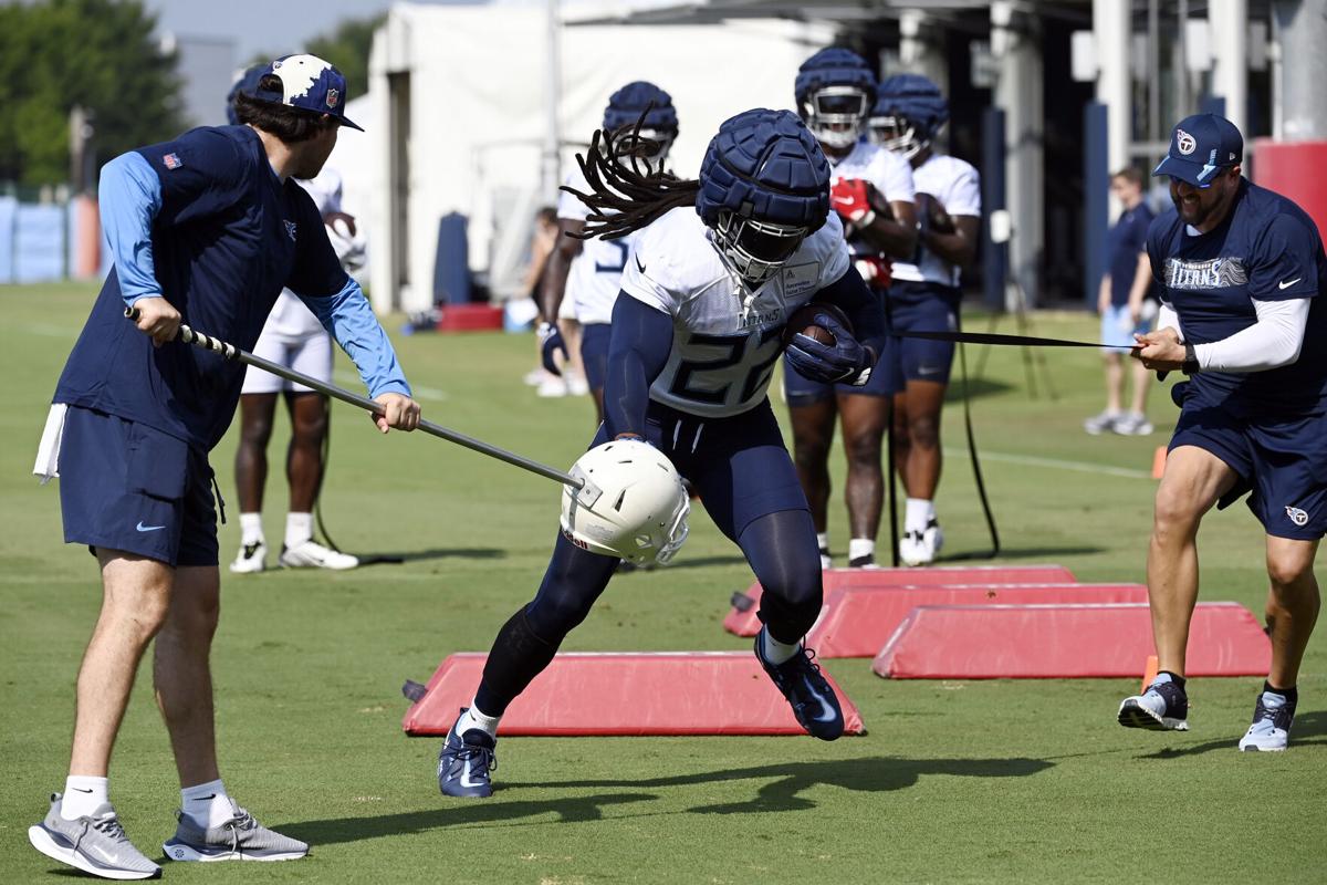 Titans' Derrick Henry ready to remind everyone what running backs mean to  NFL