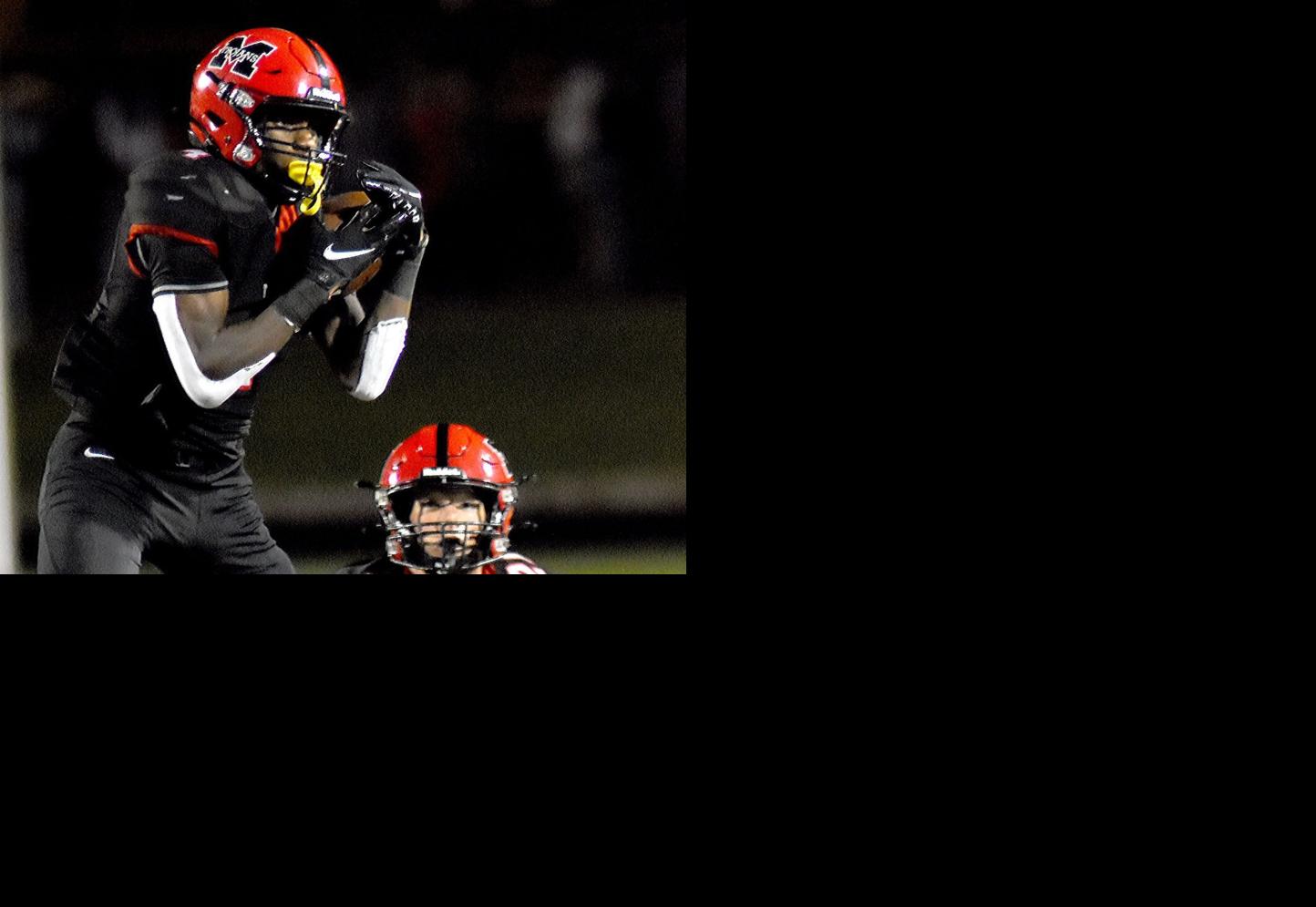 TimesDaily.com - Mangrum blocks punt, intercepts two passes as Muscle Shoals routs Deshler image