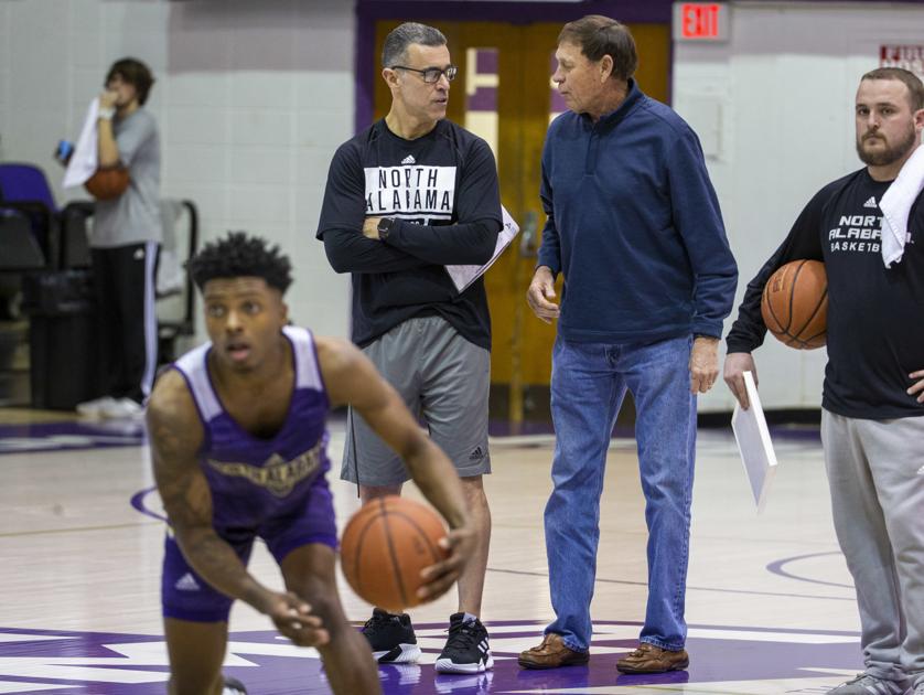 Una Men S Basketball Tony Pujol Leans On Former Lions Coach Gary