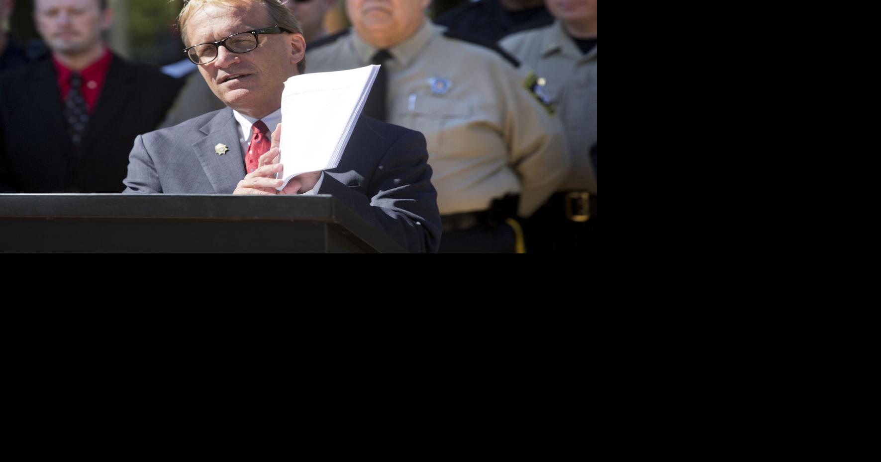 Lists of suspects facing warrants or bad checks who can avoid jail in