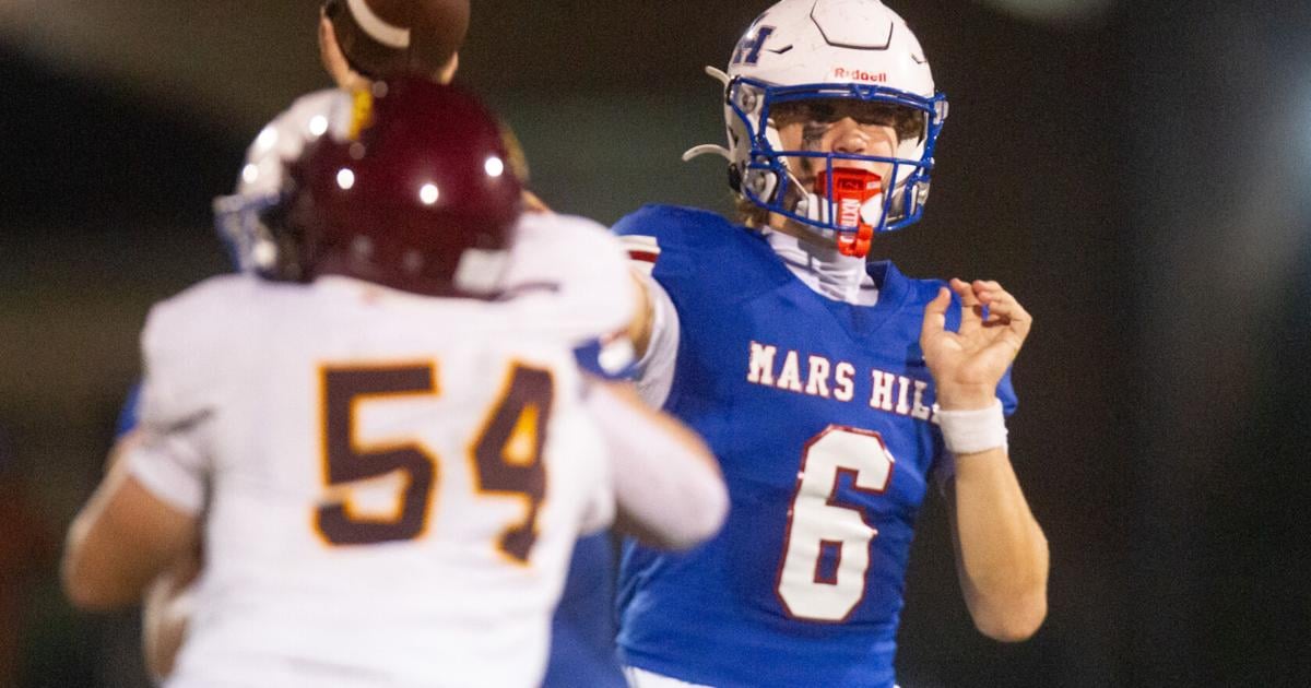 TimesDaily - Cosby, stubborn defense carry Mars Hill in shutout image