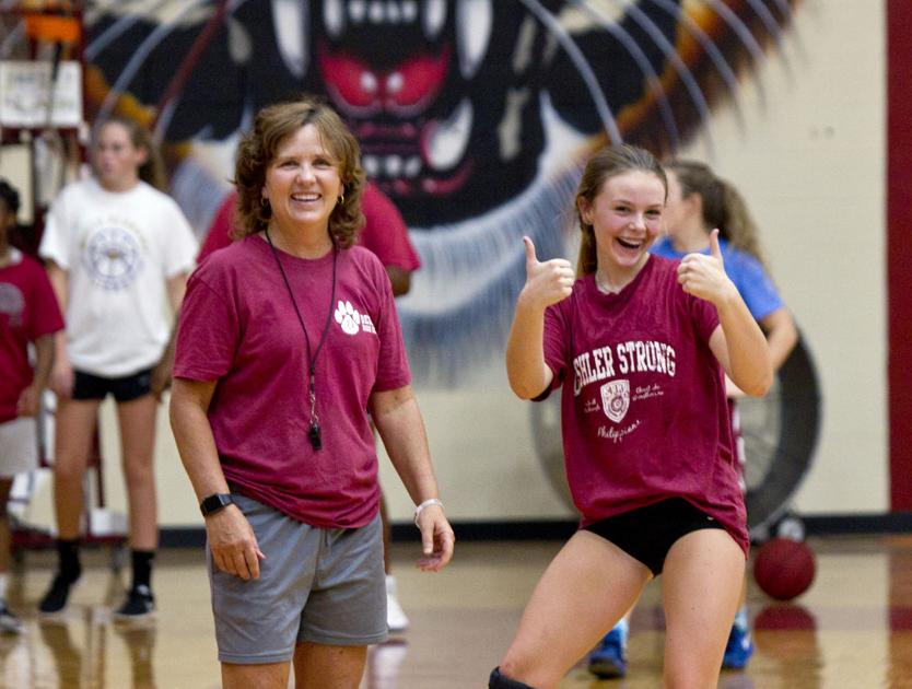 TimesDaily.com - High school volleyball roundup: Deshler's Killen reaches wins milestone image