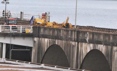 dam crash 01.jpg