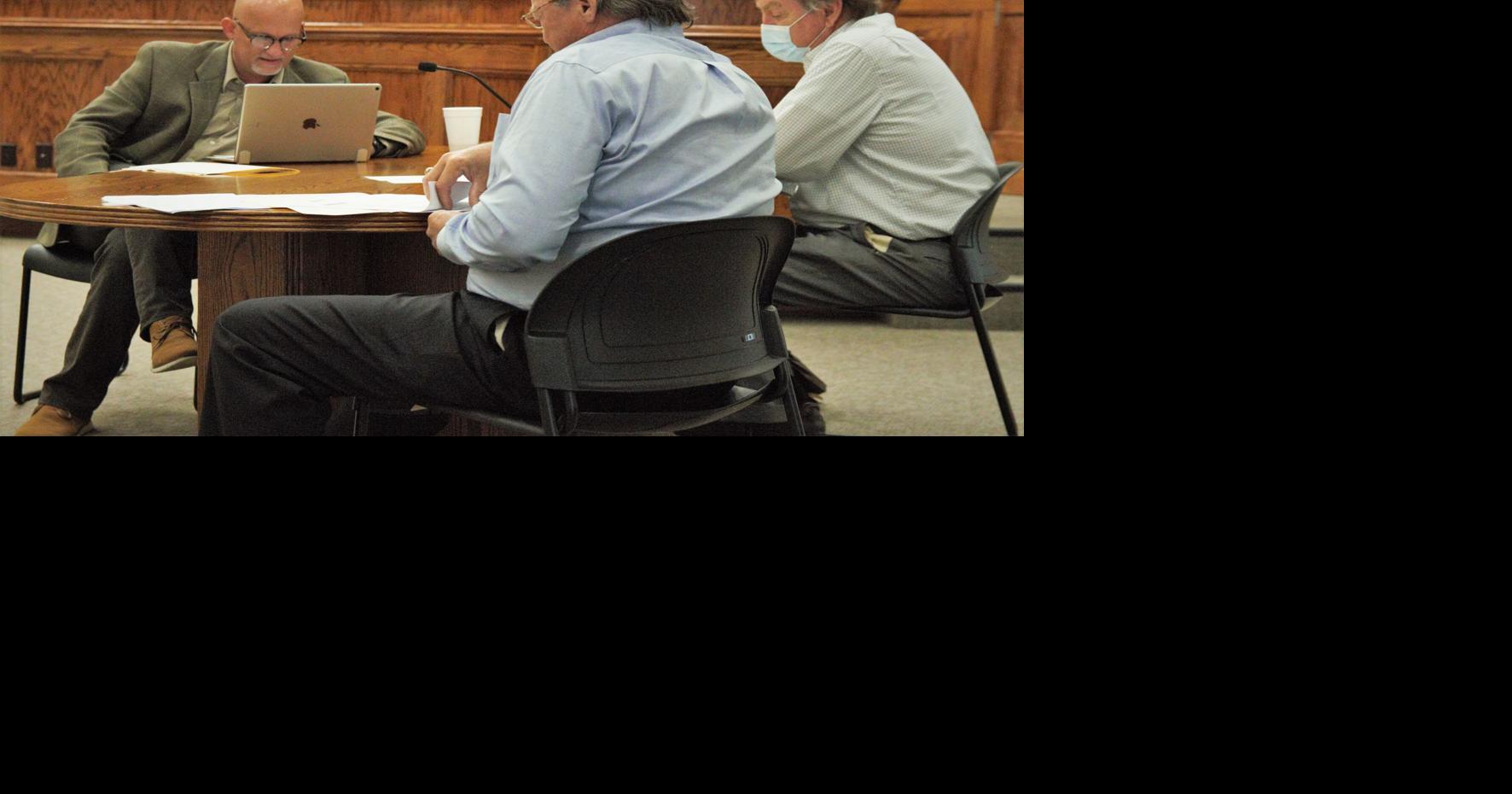 Shoals Solid Waste Authority disposes of surplus equipment News