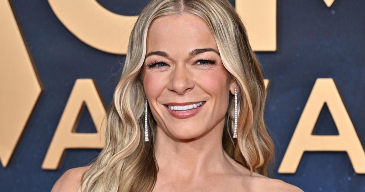 59th Annual CMA Awards - Arrivals