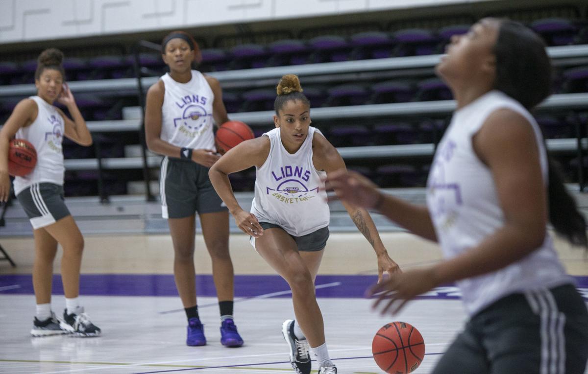 Una Women S Basketball Expectations High As Lions Open Season