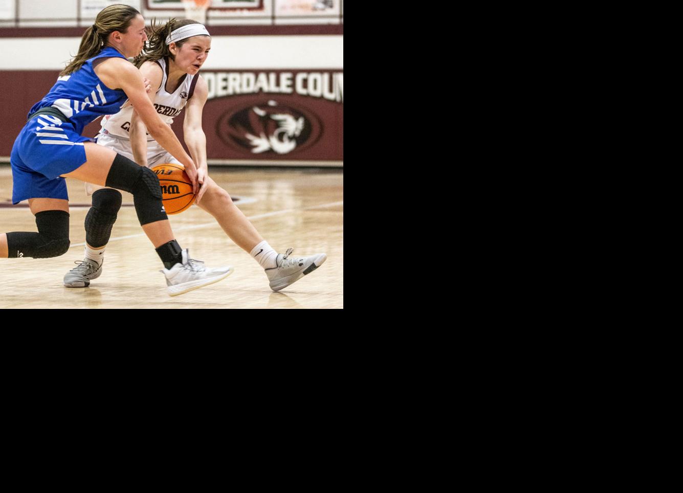 TimesDaily.com - Lauderdale County, Rogers girls advance to county title game image