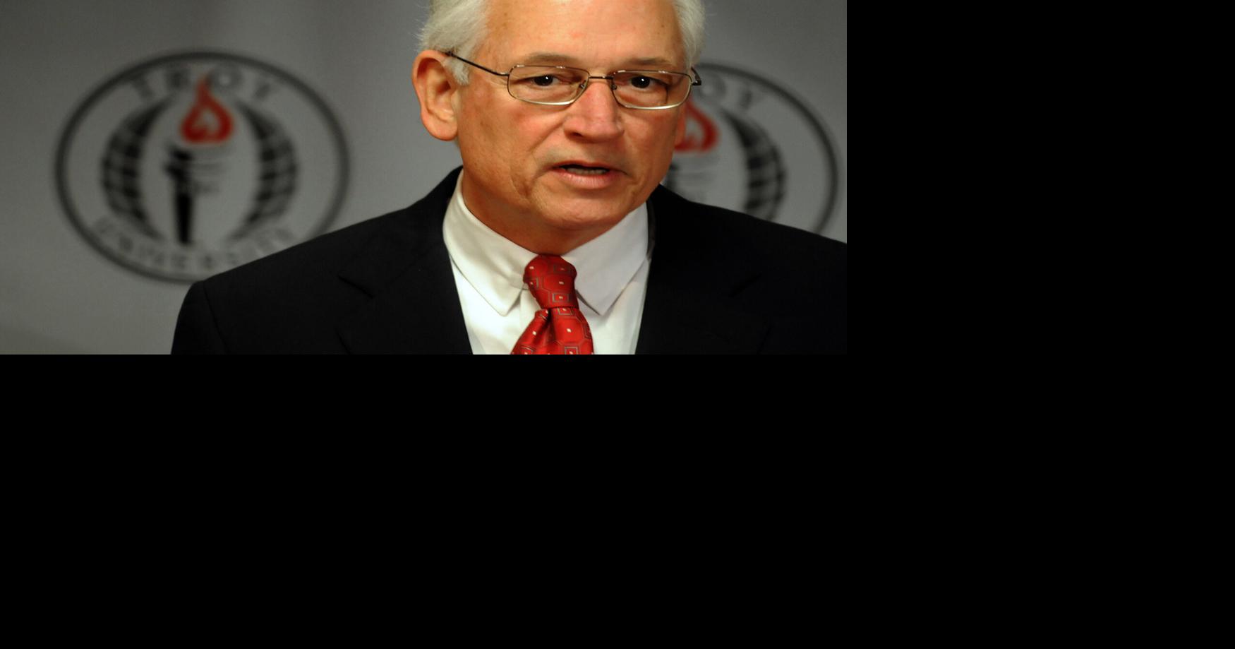 Troy University leader for 35 years to retire | Education | timesdaily.com