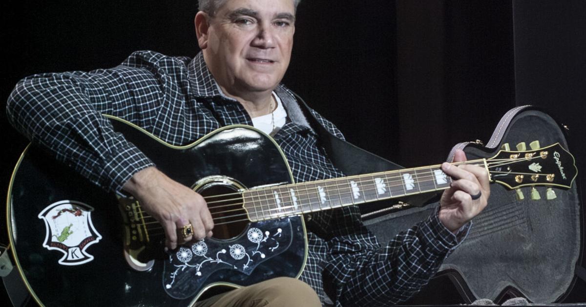 Keeping 'The King' alive: Mike Adams returns to the Coliseum stage