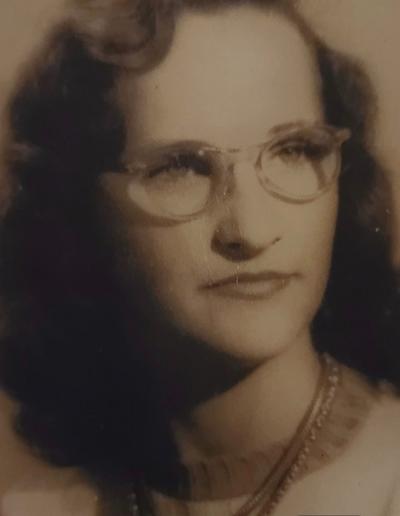 F.1.11.22 Annie Posey.jpg