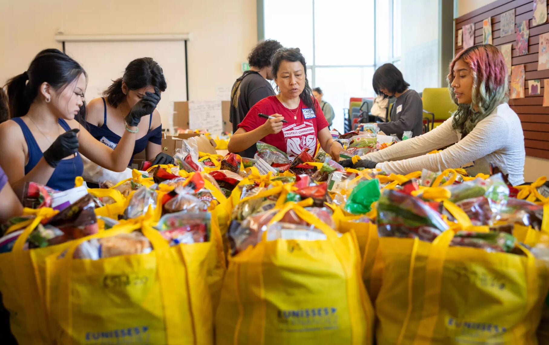 timesdaily.com - Melody Xu Los Angeles Times - Chinatown elders need food