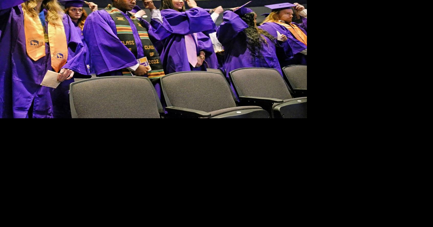 UNA graduates over 750 | Local News | timesdaily.com