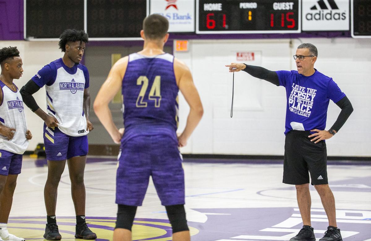 Una Men S Basketball Lions Ready To Turn The Page To 2nd Division