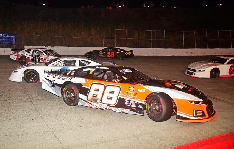 big spin in late model feature in turn 3.jpg