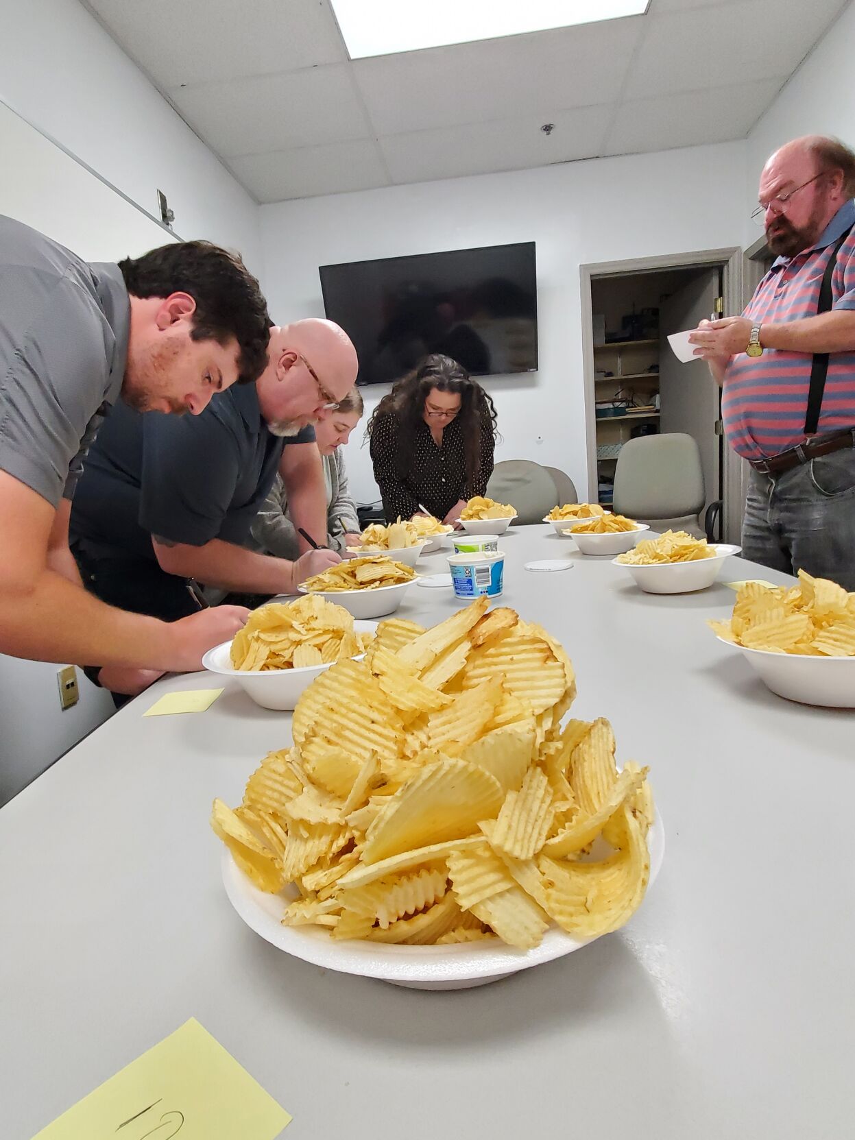 Generic or name brand Which potato chip is best Features