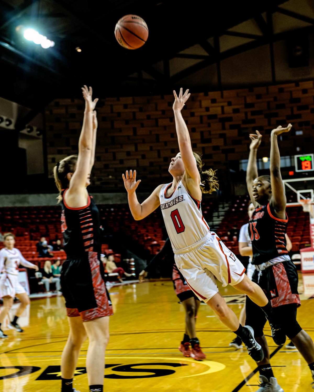 Freshman S Big Game Leads Uva Wise Women To Sac Win Sports