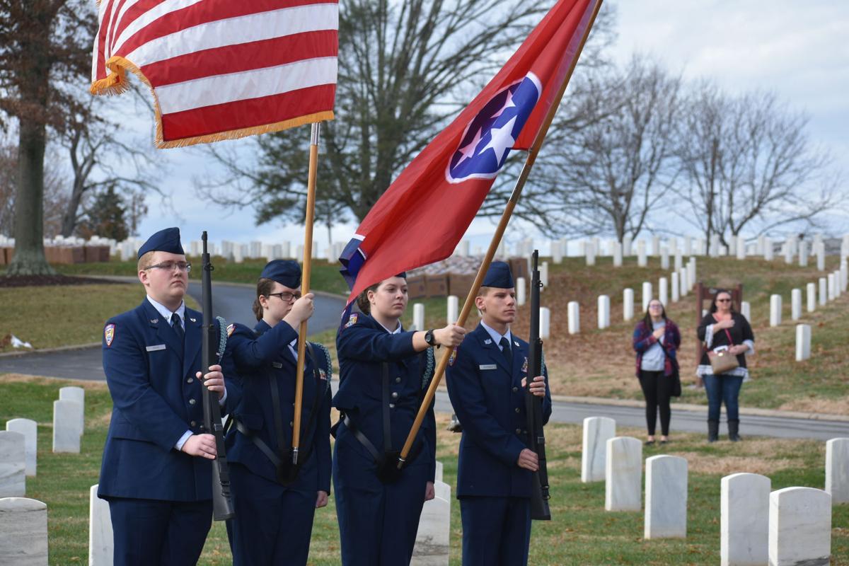 Volunteer Flags At Arlington Cemetery This Year Christmas 2022 Volunteers Place Wreaths On Veterans' Graves At Mountain Home | Local News  | Timesnews.net