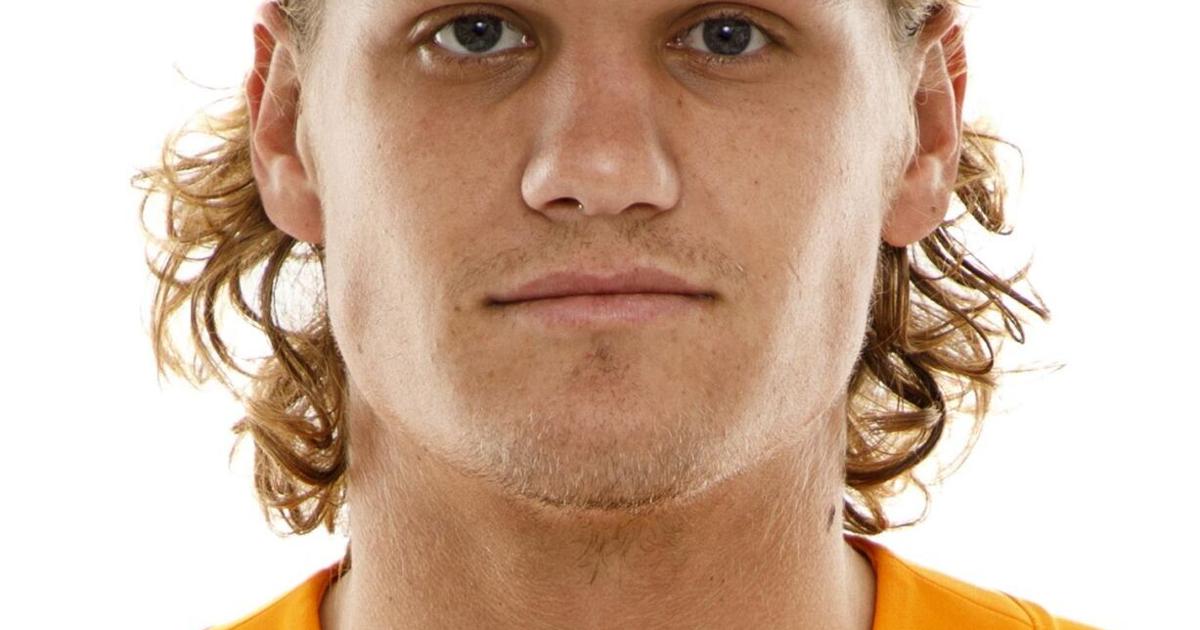 Vols top Kentucky, set up EC final with Florida Vols top Kentucky, set up EC final with Florida