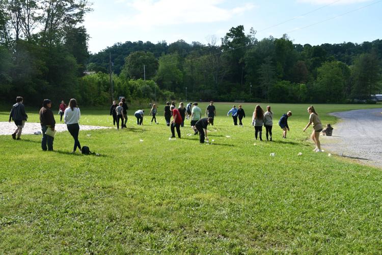 Robinson Middlle students participate in panther hunt