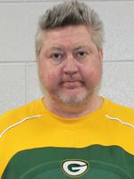 Man accused of shooting officer posts $250,000 bond