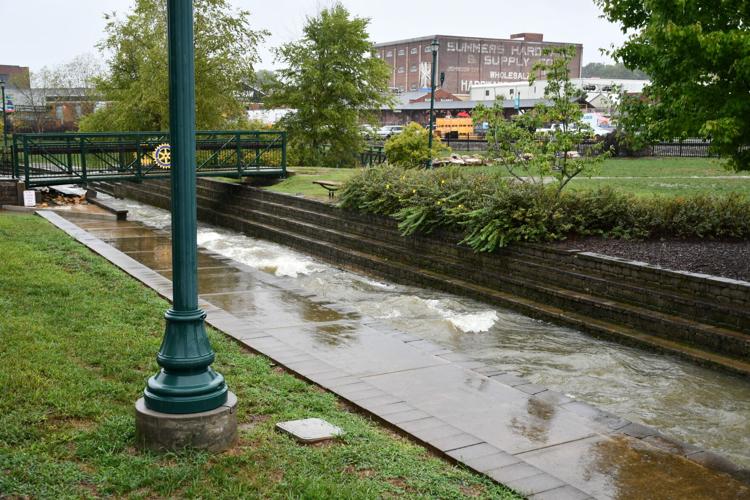 Heavy rainfall from Hurricane Helene hits Ƶ
