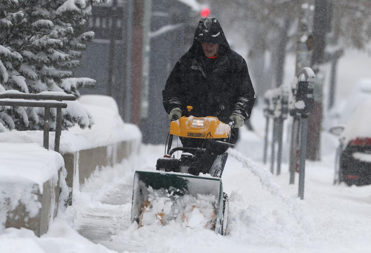 U S Travelers Brace For Snow Bomb Cyclone Arts Entertainment Timesnews Net
