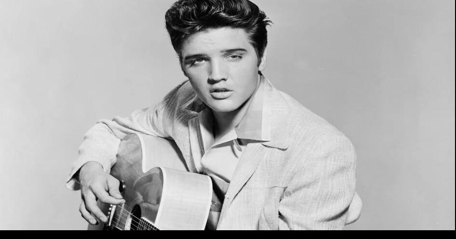 Elvis Presley publicity, head shot, undated photograph. He's wearing  News Photo - Getty Images