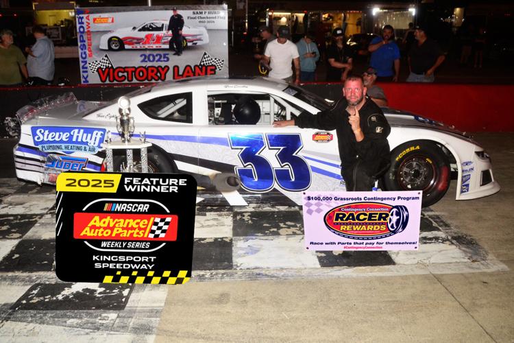 33 bruce crumbley get his first late model feature win.jpg