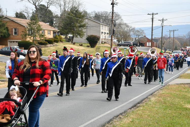 Watch now Santa finds his way to Church Hill for parade Arts