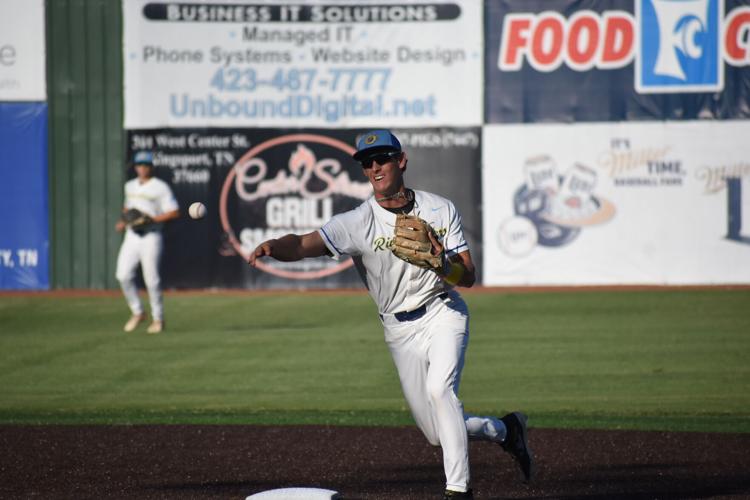 La Estrella de Providence Owens Cuenta los Días para el Draft de la MLB