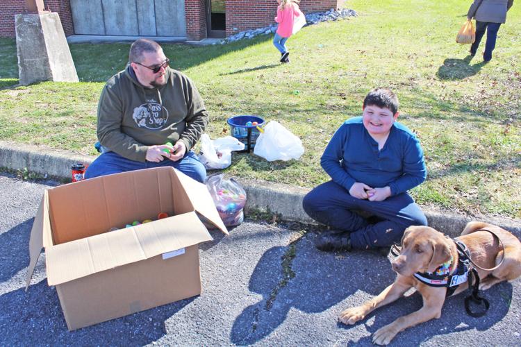 Community steps up to help Bloomingdale family acquire service dog for