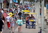 Record Number Of Tourists Flocking To Florida