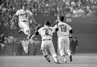 FRANK ROBINSON BROOKS ROBINSON BALTIMORE ICONS TALK OVER THE GAME BATTING