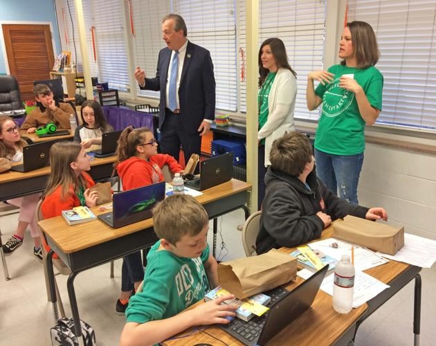 er City Elementary students receive new books Local News
