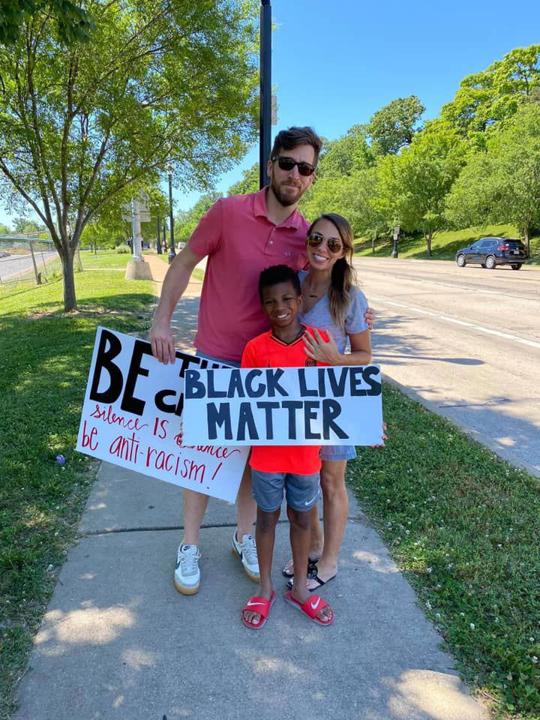 More than 1,500 Join Webster Groves School District Students, Teachers