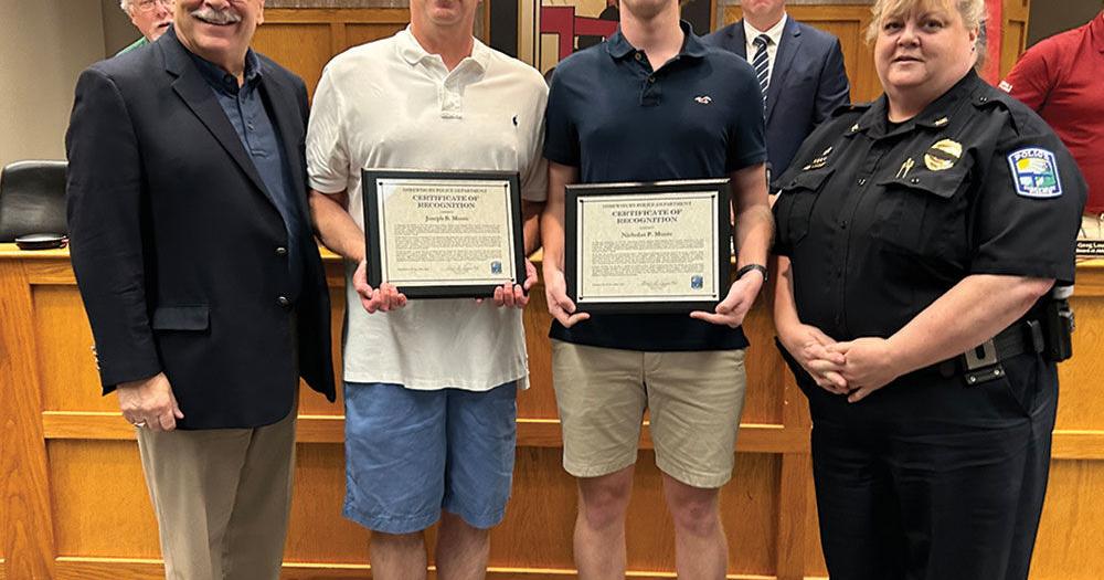 Father/Son Honored For Injury Assistance During Accident - Vimarsana News