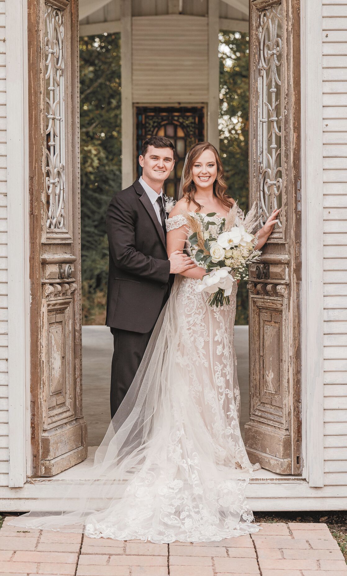 Michaela Mae Aycock and Benjamin Thomas Ragan Spotlight Weddings