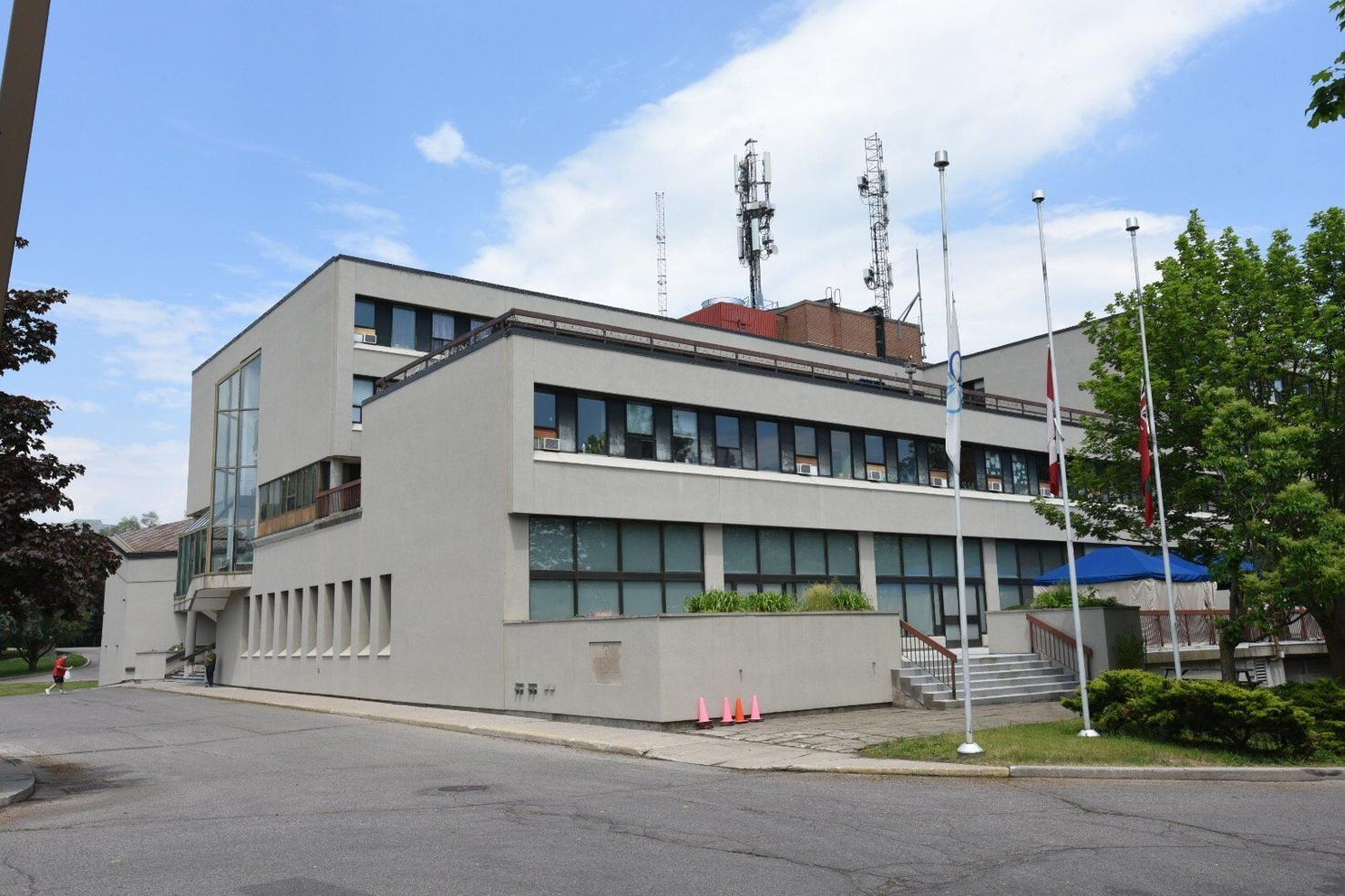 Bob Rumball Centre for the Deaf residents applaud building's sale and