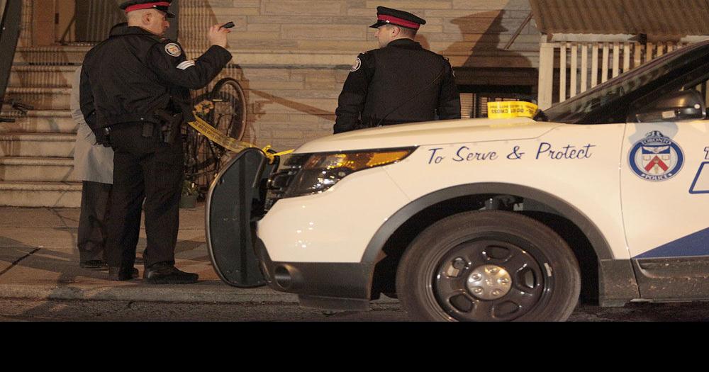 Teen stabbed multiple times while in Dufferin and St. Clair area News