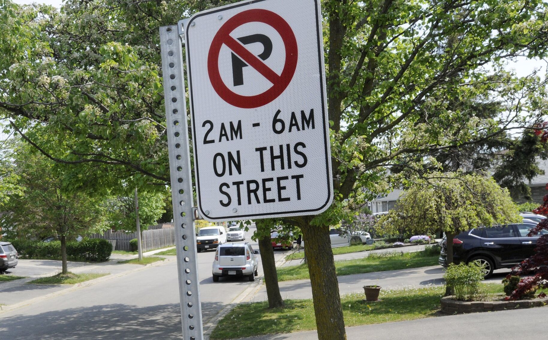 Scarborough residents stop motion to revoke overnight parking ban