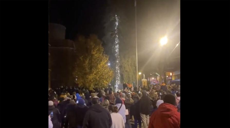 Jimmy Fallon to get photo of new Orillia Christmas tree News