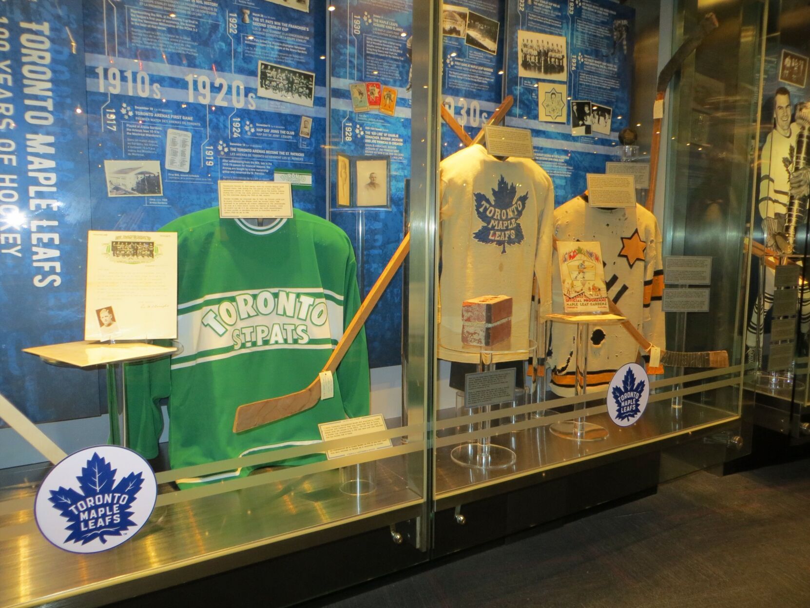 Toronto maple leafs store 100th anniversary jersey