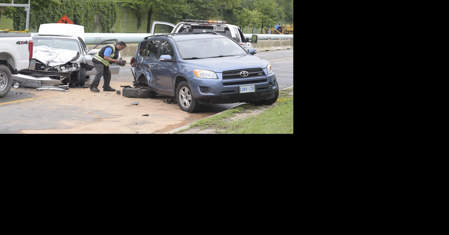 UPDATE Multivehicle crash closes Finch between Kipling and Islington
