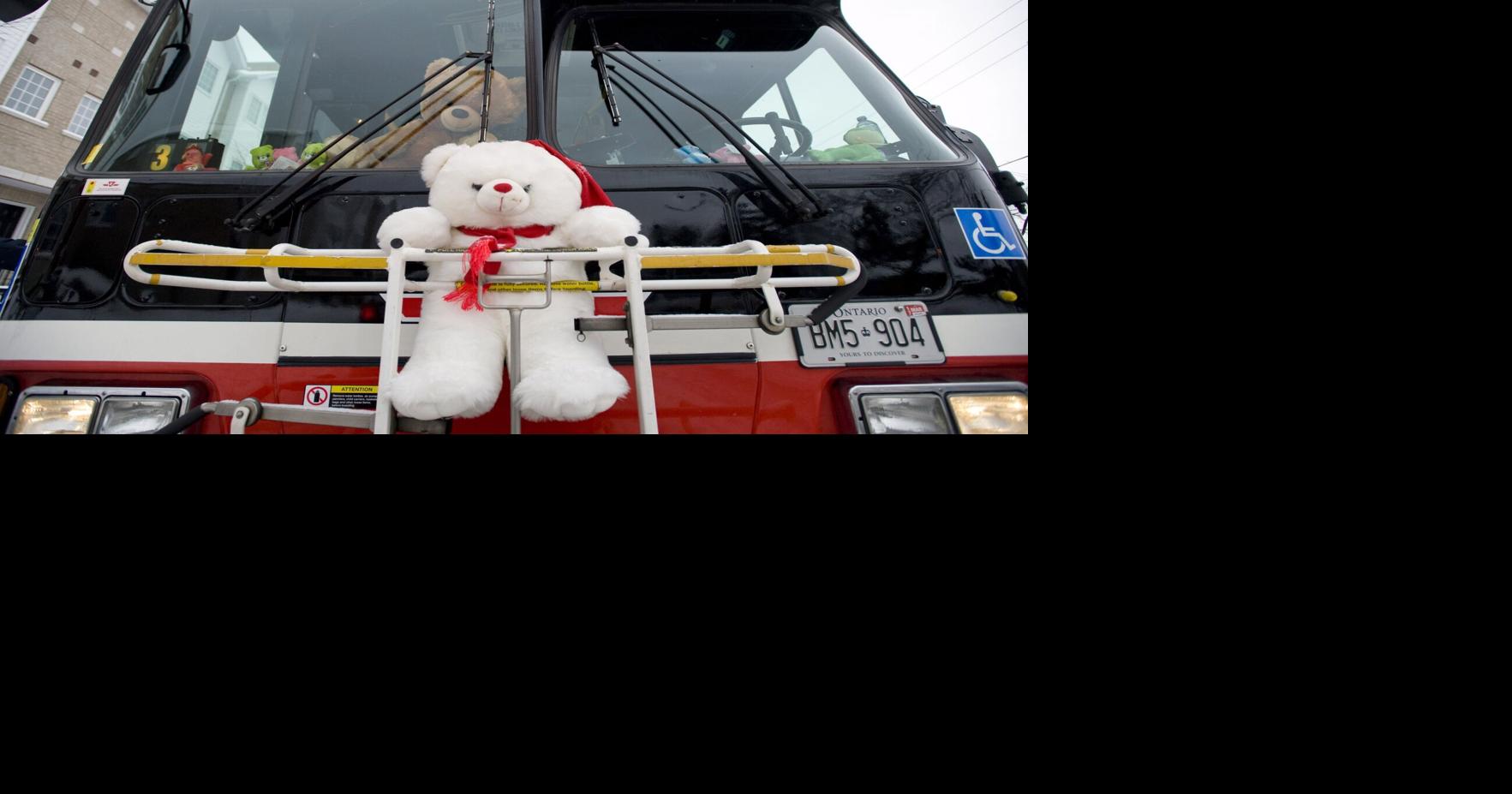 Help stuff a bus full of toys at Etobicoke’s Toys R Us News