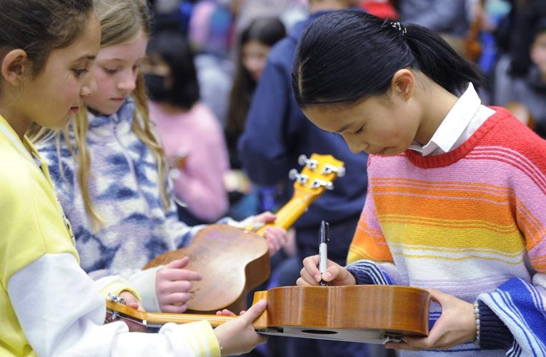 500 students play ukulele at Toronto school News