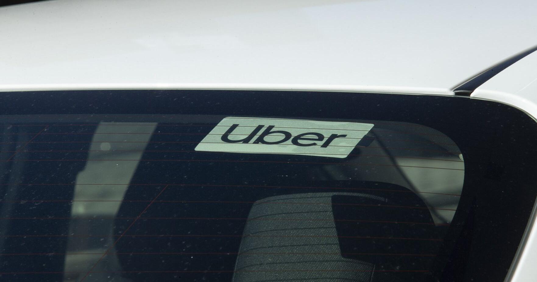 What are most unique items Canadians left behind in an Uber? | Life - Vimarsana News