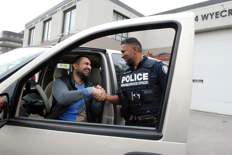 Police chip in to help Etobicoke family dealing with serious illness